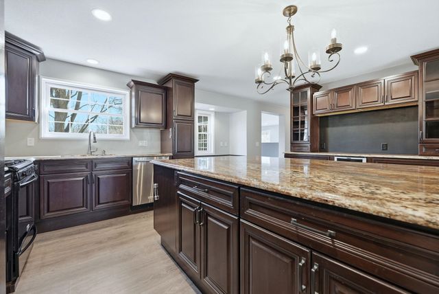 2438 S Woodland Trail, Warsaw, IN 46580