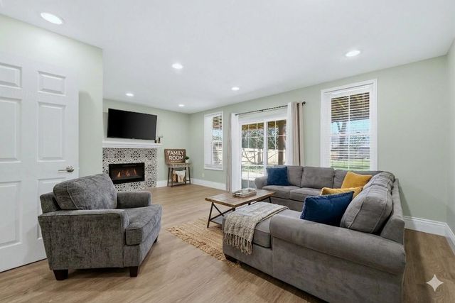 2438 S Woodland Trail, Warsaw, IN 46580