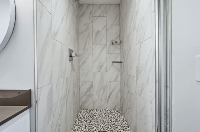 2438 S Woodland Trail, Warsaw, IN 46580