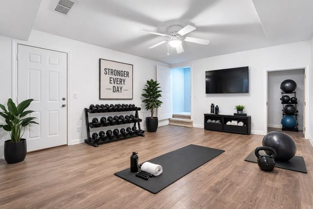 2438 S Woodland Trail, Warsaw, IN 46580