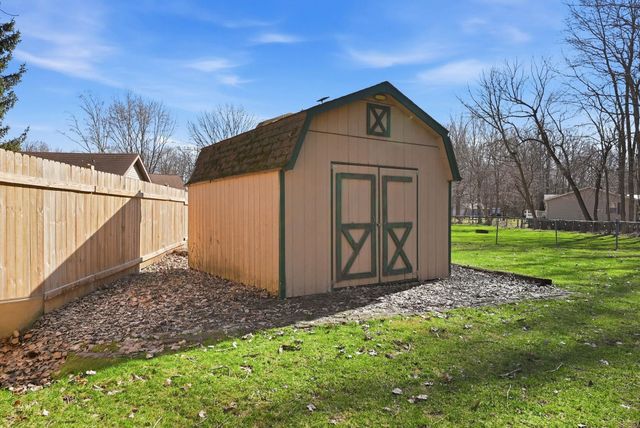 2438 S Woodland Trail, Warsaw, IN 46580