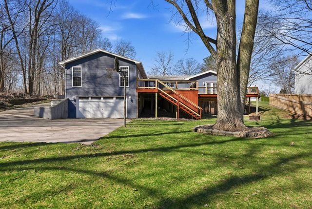 2438 S Woodland Trail, Warsaw, IN 46580