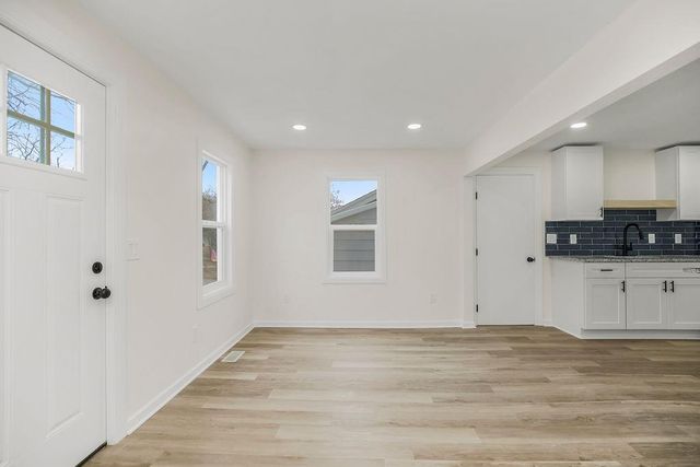 5416 N Denver Avenue, Kansas City, MO 64119