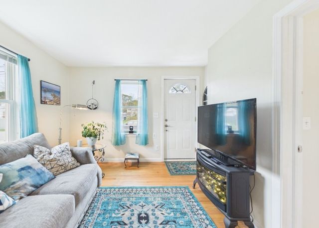 78 Shand Avenue, Warwick, RI 02889