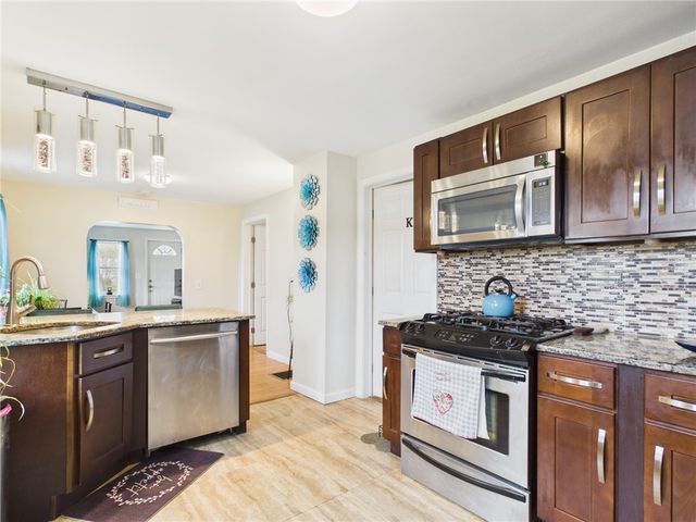 78 Shand Avenue, Warwick, RI 02889