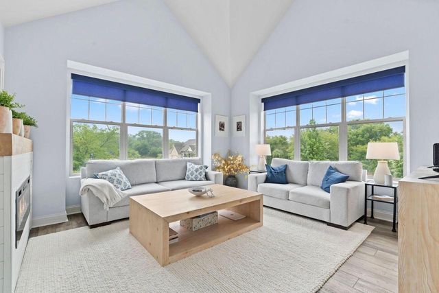 14900 W Wilbur DRIVE #1207, New Berlin, WI 53151
