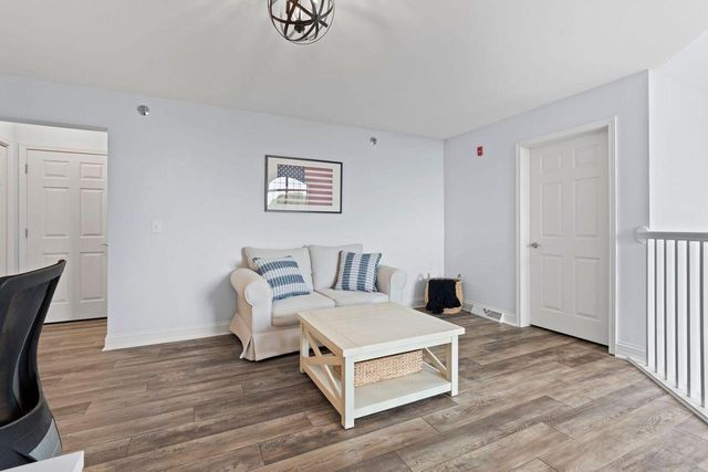 14900 W Wilbur DRIVE #1207, New Berlin, WI 53151