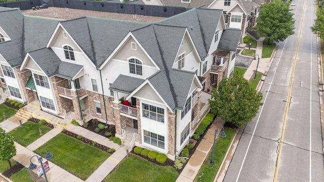 14900 W Wilbur DRIVE #1207, New Berlin, WI 53151