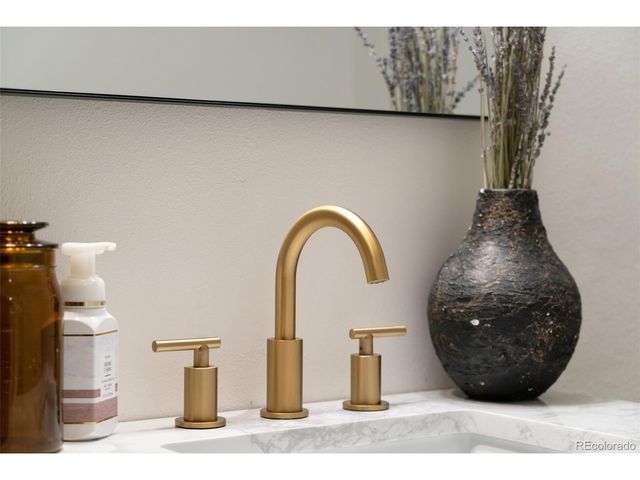 4465 S Eagle Cir, Aurora, CO 80015