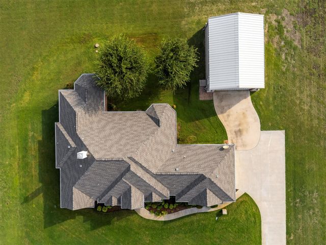 125 Deer Stream Court, Azle, TX 76020