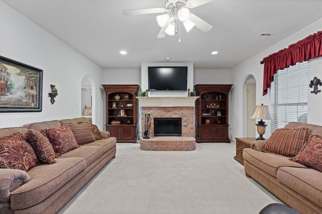 125 Deer Stream Court, Azle, TX 76020