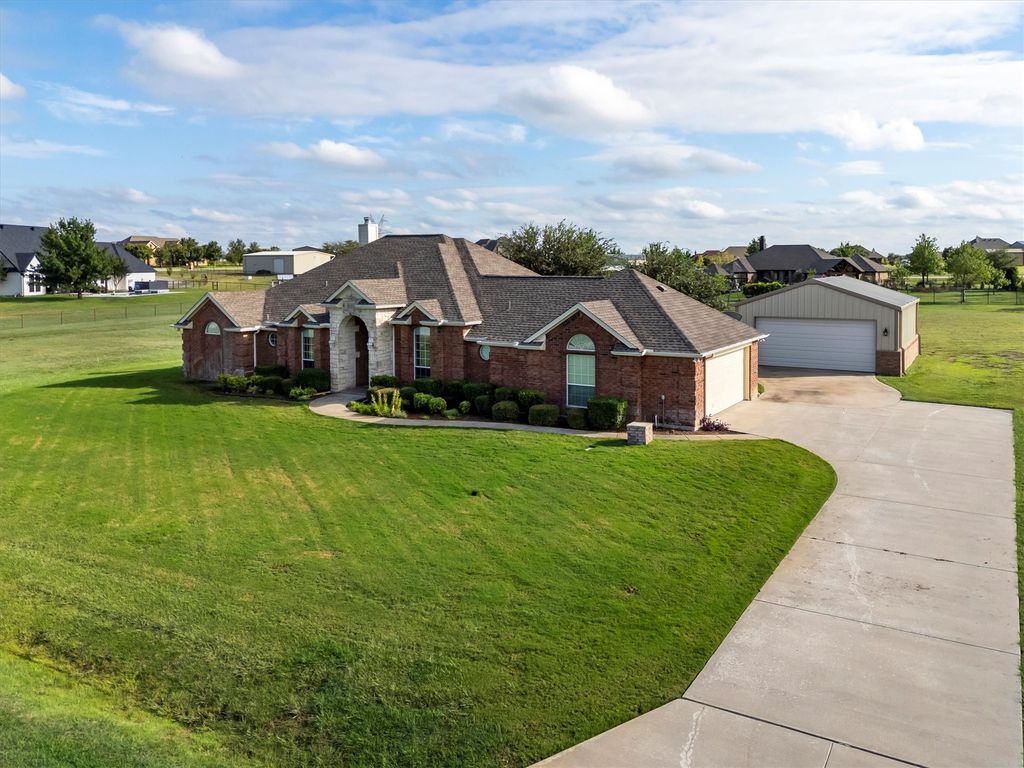 125 Deer Stream Court, Azle, TX 76020