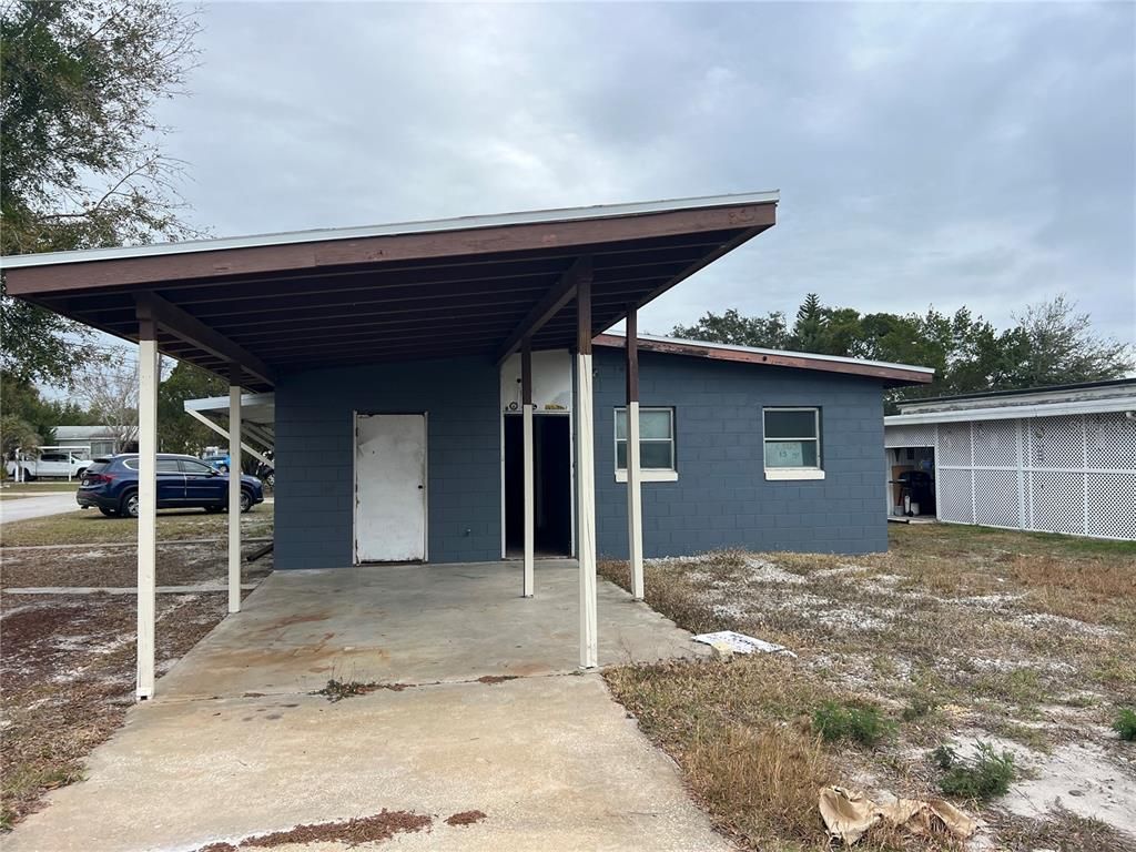 1121 OAKLAND DRIVE, Tavares, FL 32778