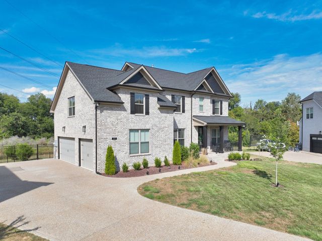 227 Settlers Way, Hendersonville, TN 37075