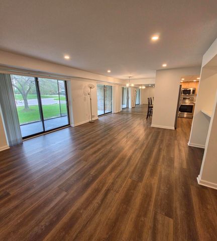 18233 University Park Drive, Livonia, MI 48152