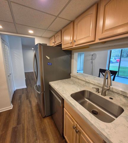 18233 University Park Drive, Livonia, MI 48152
