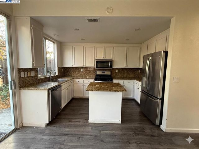 39965 Potrero Dr, Newark, CA 94560