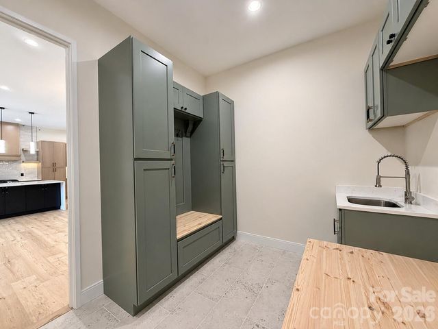 407 Melnick Terrace, Asheville, NC 28803