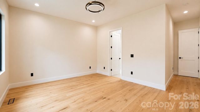 407 Melnick Terrace, Asheville, NC 28803