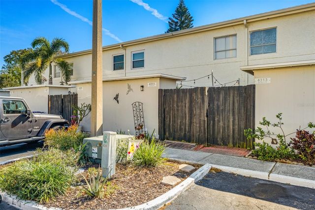 4311 LA VERA COURT, Tampa, FL 33611