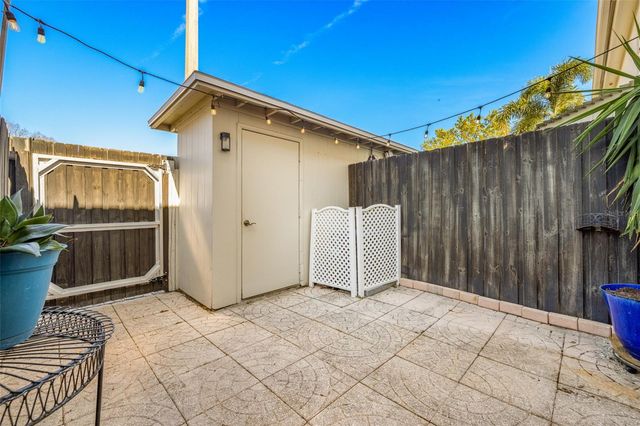 4311 LA VERA COURT, Tampa, FL 33611