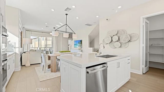 15 Merit, Irvine, CA 92618