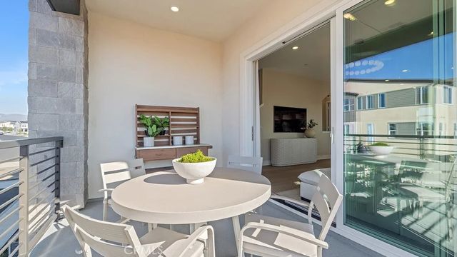15 Merit, Irvine, CA 92618