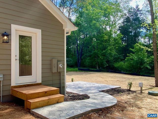 108 BOLLINGBROOK DR, Charlottesville, VA 22911