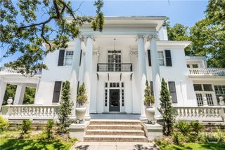 602 E Victory Drive, Savannah, GA 31405