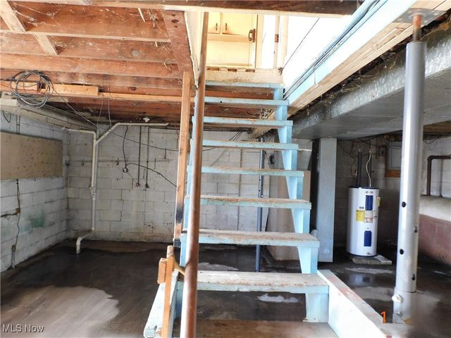 352 S Ridge Road E, Conneaut, OH 44030