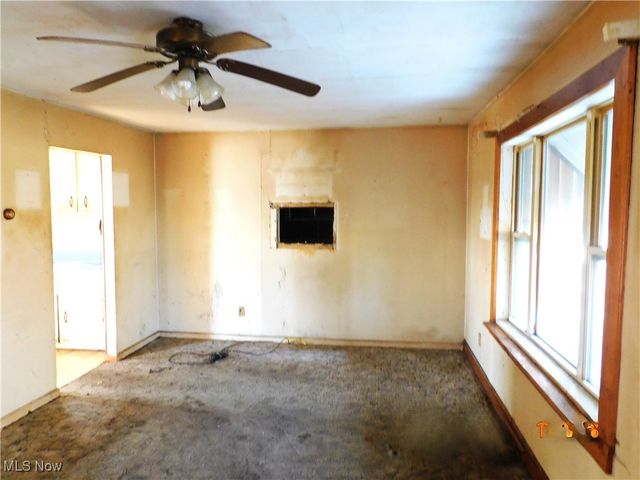 352 S Ridge Road E, Conneaut, OH 44030