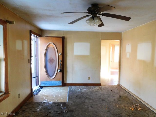 352 S Ridge Road E, Conneaut, OH 44030