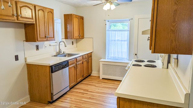 1 Dresden Court, Guilderland, NY 12203