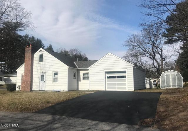 1 Dresden Court, Guilderland, NY 12203