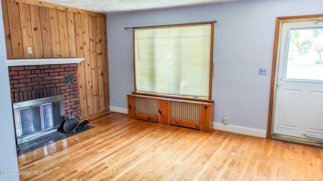 1 Dresden Court, Guilderland, NY 12203