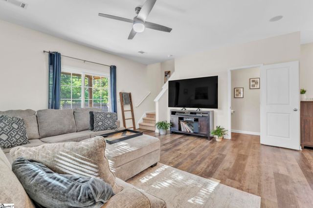 212 Rivers Edge Circle, Simpsonville, SC 29680