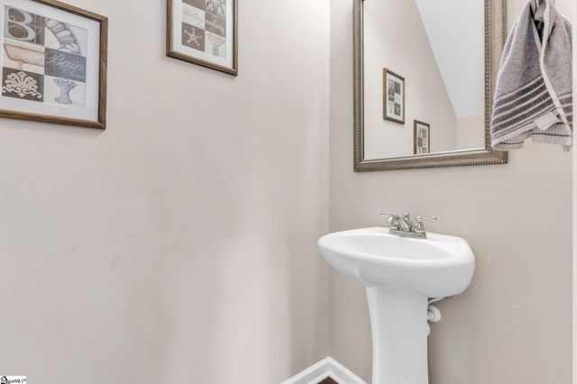 212 Rivers Edge Circle, Simpsonville, SC 29680