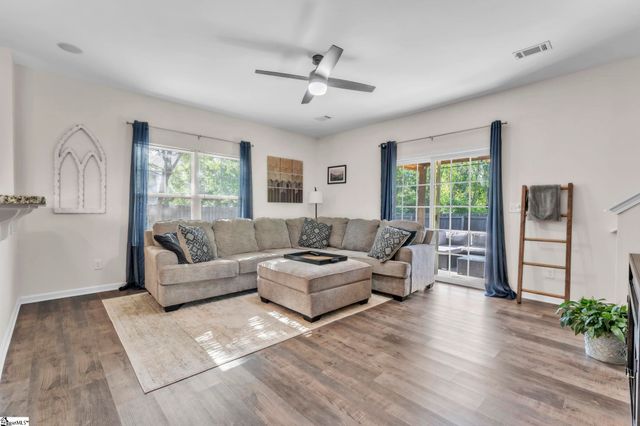 212 Rivers Edge Circle, Simpsonville, SC 29680