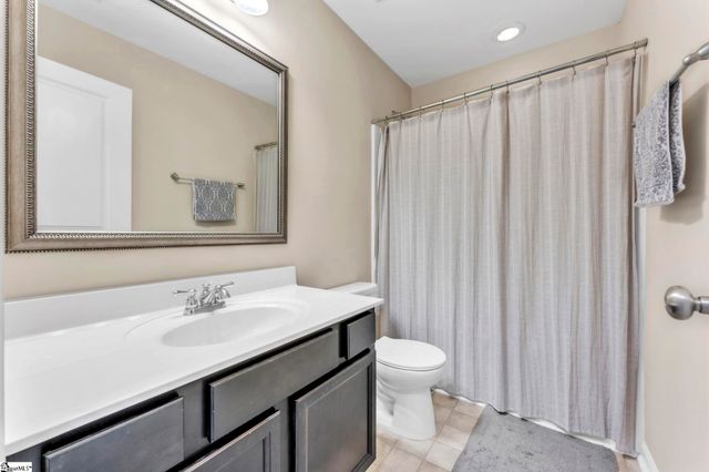 212 Rivers Edge Circle, Simpsonville, SC 29680