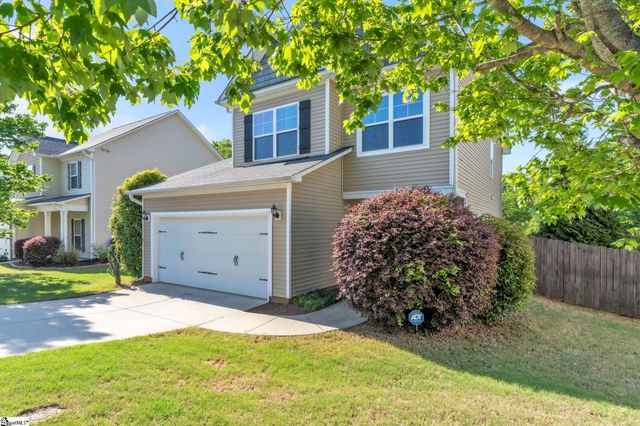 212 Rivers Edge Circle, Simpsonville, SC 29680