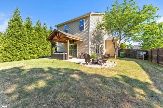 212 Rivers Edge Circle, Simpsonville, SC 29680