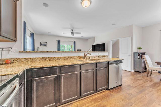 212 Rivers Edge Circle, Simpsonville, SC 29680