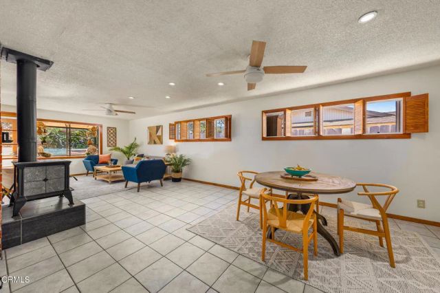 40 Almond Avenue, Oak View, CA 93022