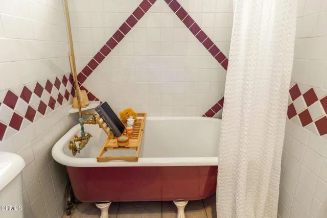 40 Almond Avenue, Oak View, CA 93022