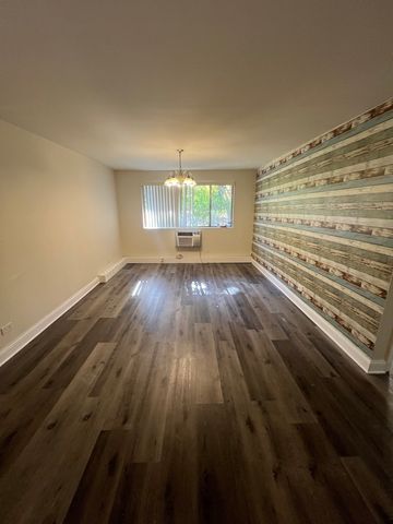 1471 N Winslowe Drive 103, Palatine, IL 60074