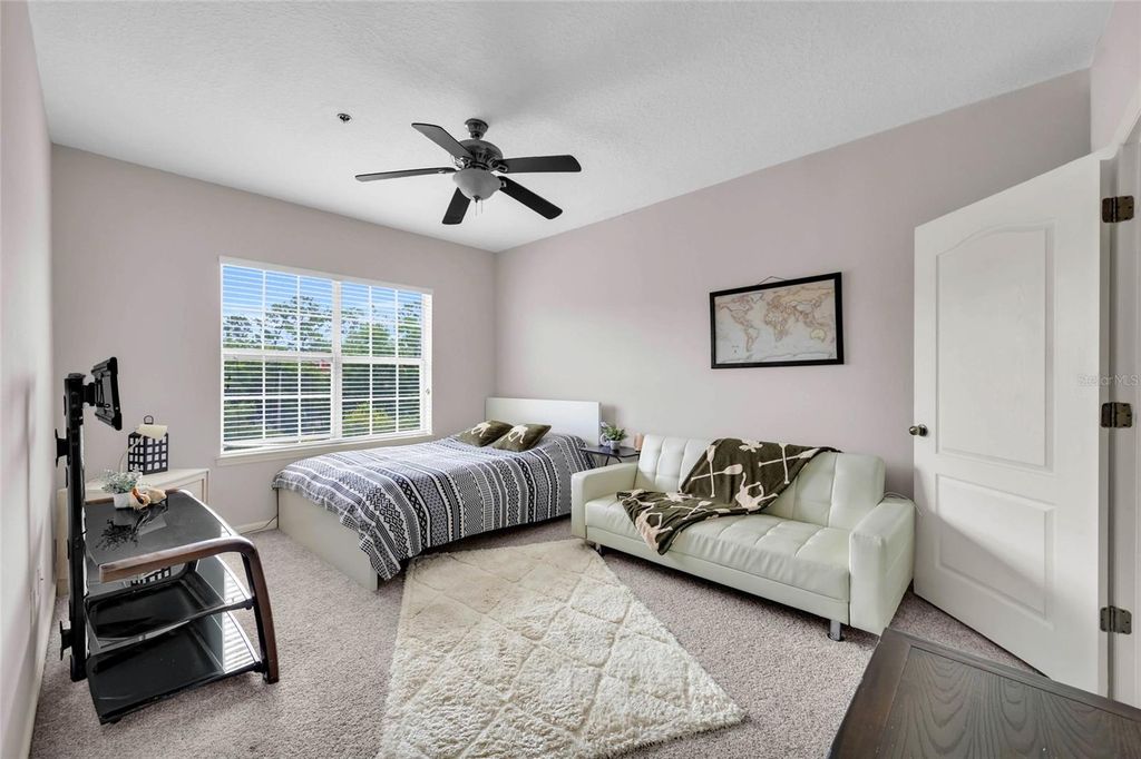 Image 11 of property listing at 4897 CYPRESS WOODS DRIVE 6303, Orlando, FL 32811