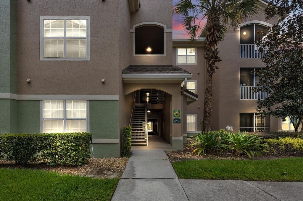Image 3 of property listing at 4897 CYPRESS WOODS DRIVE 6303, Orlando, FL 32811