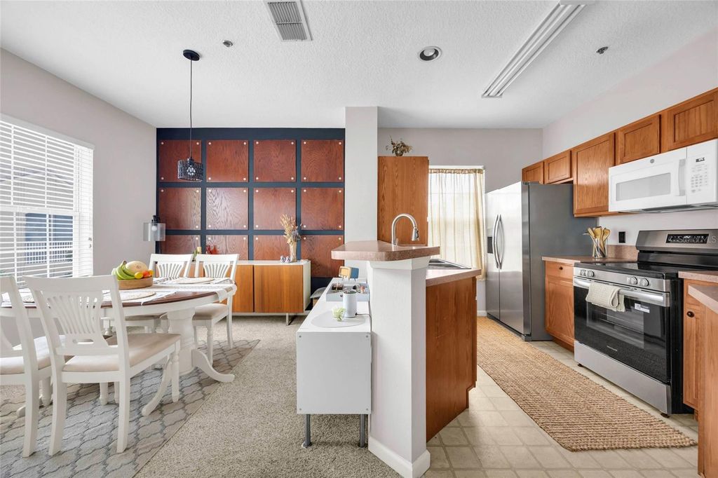 Image 22 of property listing at 4897 CYPRESS WOODS DRIVE 6303, Orlando, FL 32811