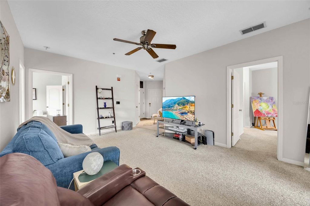 Image 27 of property listing at 4897 CYPRESS WOODS DRIVE 6303, Orlando, FL 32811