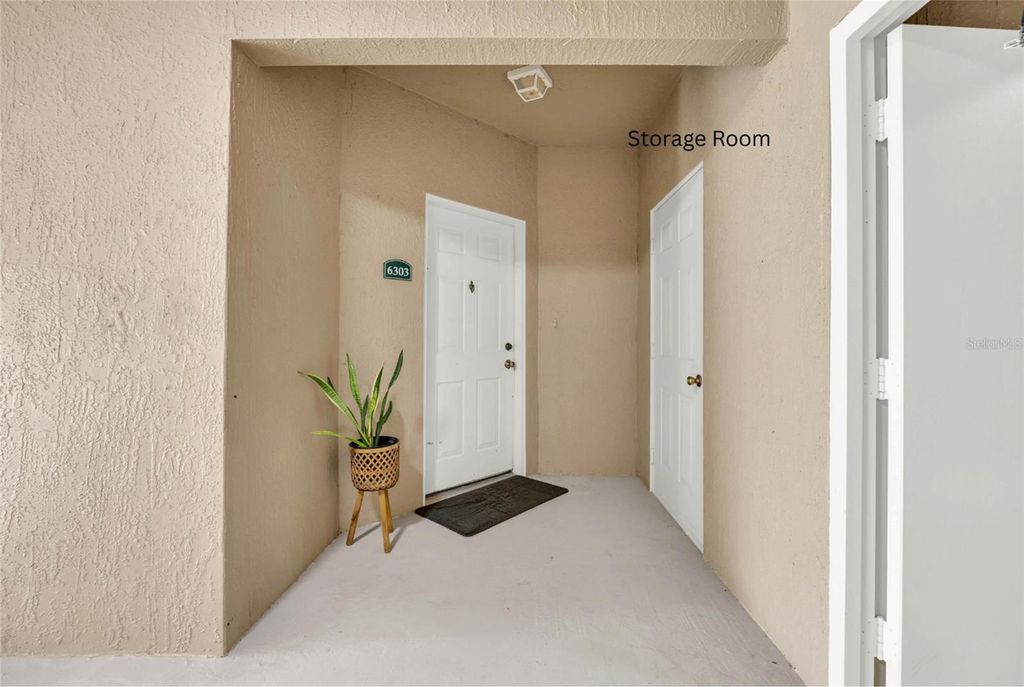 Image 5 of property listing at 4897 CYPRESS WOODS DRIVE 6303, Orlando, FL 32811